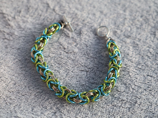 Light Tri-Colored Chainmail Bracelet